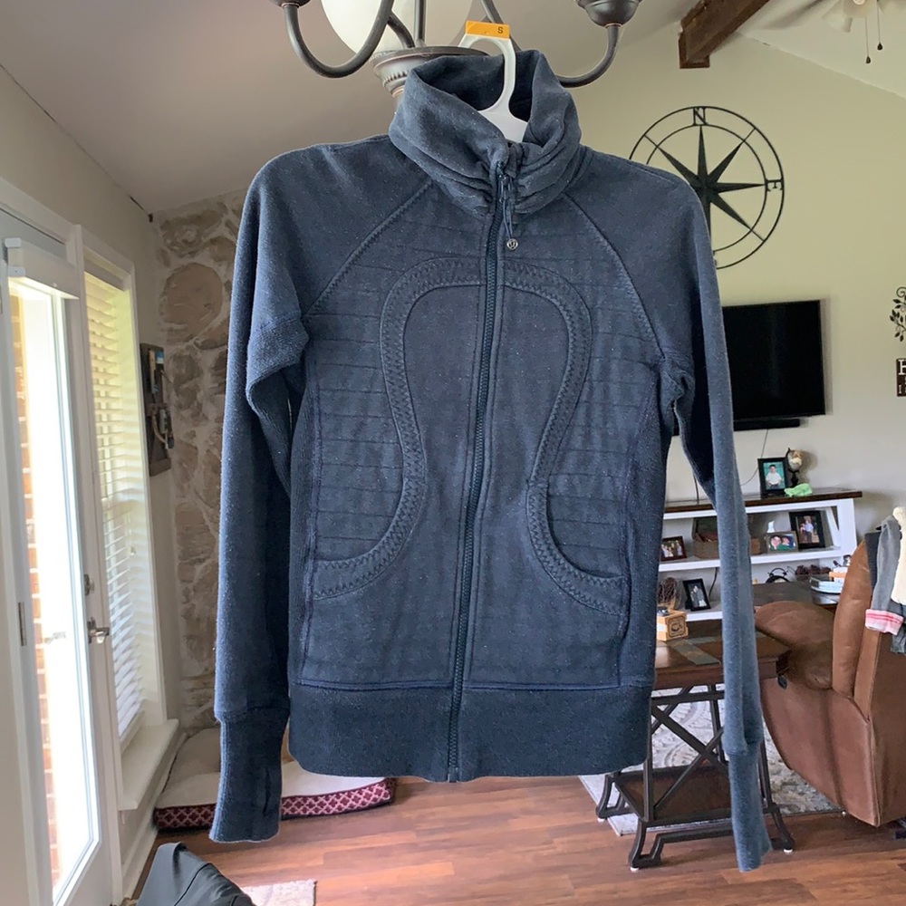 Lululemon Scuba Hoodie Size 4